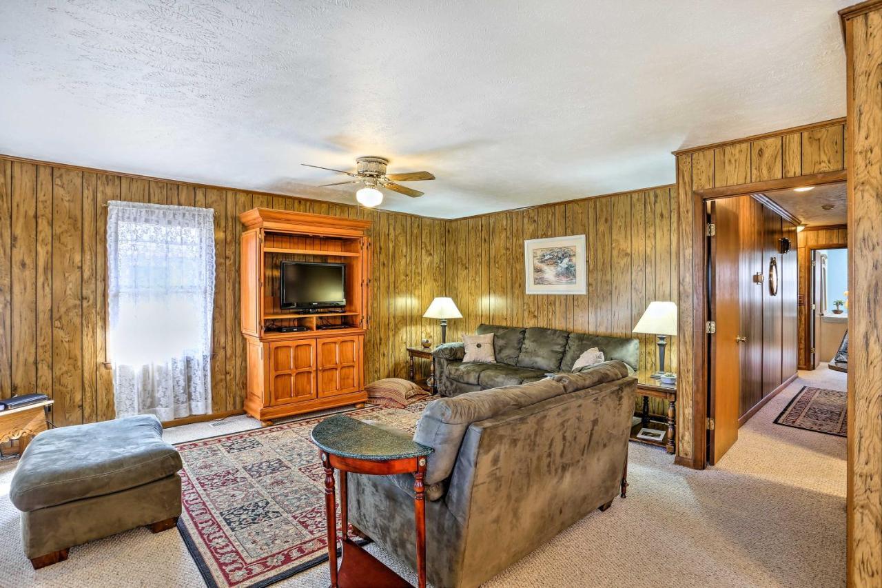 Lake Waccamaw Home With Fenced Yard And Shared Pier! Exterior foto