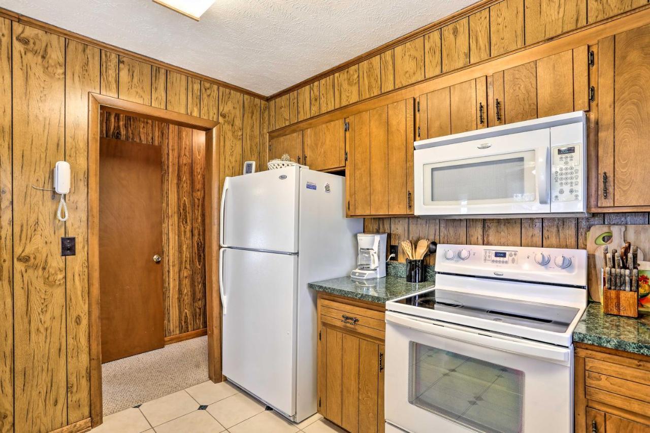 Lake Waccamaw Home With Fenced Yard And Shared Pier! Exterior foto