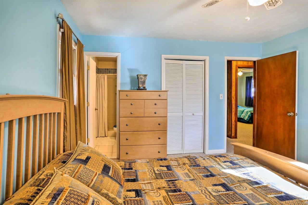 Lake Waccamaw Home With Fenced Yard And Shared Pier! Exterior foto