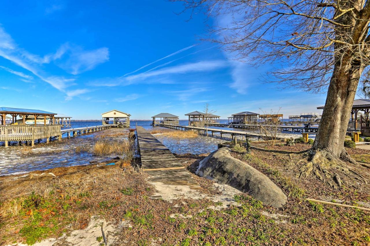 Lake Waccamaw Home With Fenced Yard And Shared Pier! Exterior foto