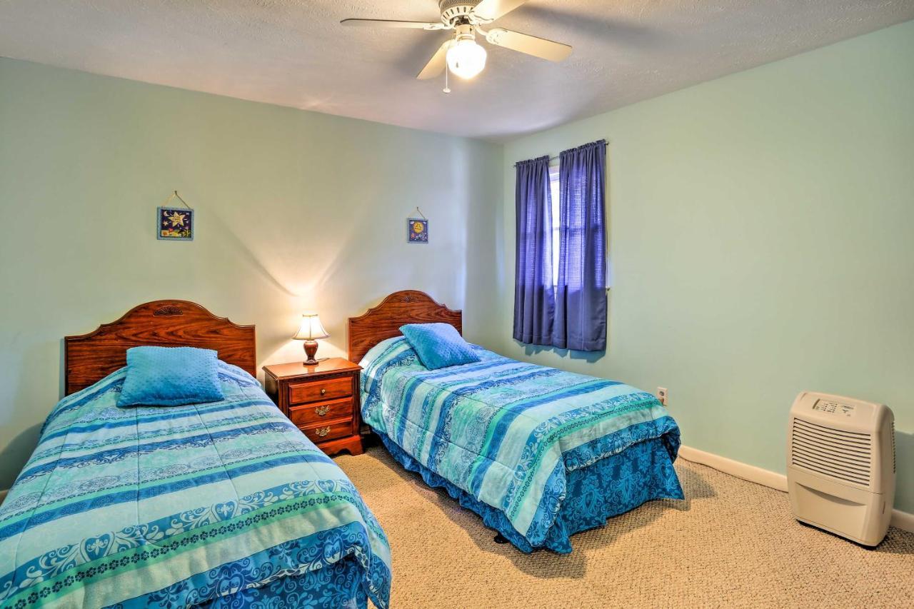 Lake Waccamaw Home With Fenced Yard And Shared Pier! Exterior foto